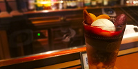 テディ・ルーズヴェルト・ラウンジ：季節のパフェ| キャステル | CASTEL ディズニー情報