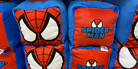 USJスパイダーマングッズ/キューブクッション| キャステル | CASTEL ディズニー情報