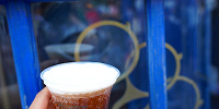 バタービールで写真撮影を楽しもう！| キャステル | CASTEL ディズニー情報