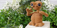 E.T.のぬいぐるみ| キャステル | CASTEL ディズニー情報