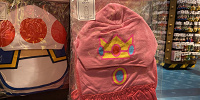 ピーチ姫の帽子つきスタイ| キャステル | CASTEL ディズニー情報