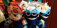 USJ×呪術廻戦コラボグッズ：ぬいぐるみキーチェーン（五条悟）| キャステル | CASTEL ディズニー情報