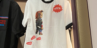 ユニバハロウィン2022グッズ：チャッキーのTシャツ（城）| キャステル | CASTEL ディズニー情報