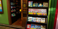 熱風書店にはジブリに関する本がたくさん| キャステル | CASTEL ディズニー情報