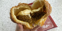 カレーブリオッシュ（チーズクリーム）| キャステル | CASTEL ディズニー情報