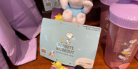 USJスヌーピーグッズ/タブレットスタンド/「PEANUTS WORKOUT」| キャステル | CASTEL ディズニー情報