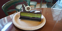 伏黒 恵の抹茶チョコレートケーキ：900円| キャステル | CASTEL ディズニー情報