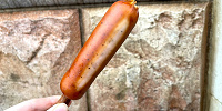 ディズニーランド食べ歩き：骨付きソーセージ| キャステル | CASTEL ディズニー情報