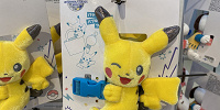 ピカチュウのだきつきぬいぐるみ| キャステル | CASTEL ディズニー情報