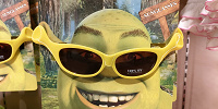 ユニバーサルスタジオシンガポール(USS)：シュレックのサングラス| キャステル | CASTEL ディズニー情報