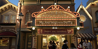 香港ディズニーランド：メインストリート・マイ・ジャーニー・ウィズ・ダッフィー| キャステル | CASTEL ディズニー情報