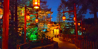 キャンプ・ウッドチャックの夜景| キャステル | CASTEL ディズニー情報
