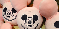 ミッキーのバルーン型クッション（2500円）| キャステル | CASTEL ディズニー情報