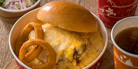ベーコンチーズバーガー　グラタン仕立て、コールスロー付き| キャステル | CASTEL ディズニー情報