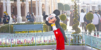 メインストリート・ハウス前で会えるミッキー| キャステル | CASTEL ディズニー情報