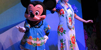 ショー「ミッキーのレインボー・ルアウ」| キャステル | CASTEL ディズニー情報