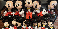 ミッキーのぬいぐるみ（写真上）| キャステル | CASTEL ディズニー情報