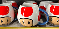 キノピオのマグカップ（ユニバキノピオグッズ）| キャステル | CASTEL ディズニー情報