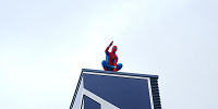 アベンジャーズキャンパスのショー「The Amazing Spider-Man!」| キャステル | CASTEL ディズニー情報
