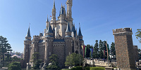 橋上（城に向かって左手側 日中に撮影）| キャステル | CASTEL ディズニー情報