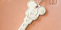 ミッキーデザイン キーのキーオブジェ（チェーンは付属していません）| キャステル | CASTEL ディズニー情報