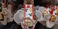 上海ディズニーカチューシャホルダー：ミッキー柄カチューシャホルダー（ホワイト）| キャステル | CASTEL ディズニー情報