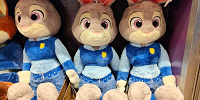 上海ディズニーズートピアグッズ：ジュディの警官ぬいぐるみ(L)| キャステル | CASTEL ディズニー情報