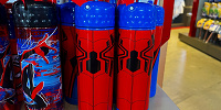 香港ディズニーマーベルグッズ：スパイダーのスーツデザインドリンクボトル| キャステル | CASTEL ディズニー情報