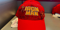 香港ディズニーマーベルグッズ：アイアンマンのピンバッジ付キャップ| キャステル | CASTEL ディズニー情報