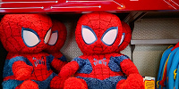 香港ディズニーマーベルグッズ：スパイダーマンのふわふわぬいぐるみ| キャステル | CASTEL ディズニー情報