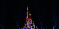 香港ディズニー夜のキャッスルショー：モーメンタス序盤の時計のシーン| キャステル | CASTEL ディズニー情報