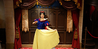 香港ディズニーのグリーティング：ロイヤルレセプションホールの白雪姫| キャステル | CASTEL ディズニー情報