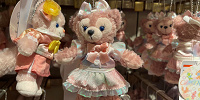 ぬいぐるみバッジ(ダッフィー20周年カラフルハピネスグッズ)| キャステル | CASTEL ディズニー情報