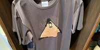USJ/三本の箒Tシャツ| キャステル | CASTEL ディズニー情報