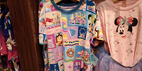 香港ディズニー20周年「フレンドタスティック」グッズ：Tシャツ（子供用）| キャステル | CASTEL ディズニー情報
