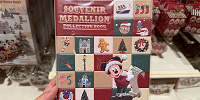 スーベニアメダルブック メダル付(クリスマスグッズ2025)| キャステル | CASTEL ディズニー情報