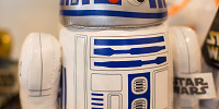 R2-D2ぬいぐるみバッジ| キャステル | CASTEL ディズニー情報