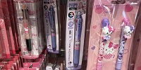 キティの消せる3色ボールペン| キャステル | CASTEL ディズニー情報