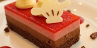 チョコレートとラズベリーのムースケーキ| キャステル | CASTEL ディズニー情報