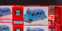トミカ（サリーのマイクロバス）| キャステル | CASTEL ディズニー情報