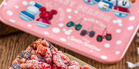 チョコとラズベリーのクランブルケーキ| キャステル | CASTEL ディズニー情報