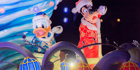 「カラー・オブ・クリスマス」のドナルド＆グーフィー| キャステル | CASTEL ディズニー情報