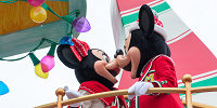 ディズニーシーのおそろいペアグッズ15選！カップルのお土産におすすめ！