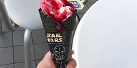 ブラックコーンソフトクリーム| キャステル | CASTEL ディズニー情報