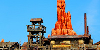 大きな岩山が目印☆| キャステル | CASTEL ディズニー情報