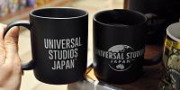 ユニバーサルスタジオジャパンのロゴ入りマグカップ| キャステル | CASTEL ディズニー情報