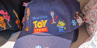 トイ・ストーリー4キャップ（大人用）| キャステル | CASTEL ディズニー情報