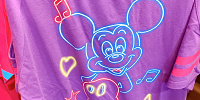 ミッキーネオンTシャツ（パープル）| キャステル | CASTEL ディズニー情報