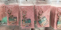 KEIO x Sanrio Puroland フルラッピングトレインオリジナル商品 アクリルキーホルダー| キャステル | CASTEL ディズニー情報