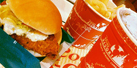 コッドフィッシュバーガーセット（760円）| キャステル | CASTEL ディズニー情報